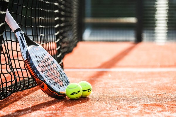 Comment choisir la bonne raquette de padel en fonction de votre niveau de jeu ?